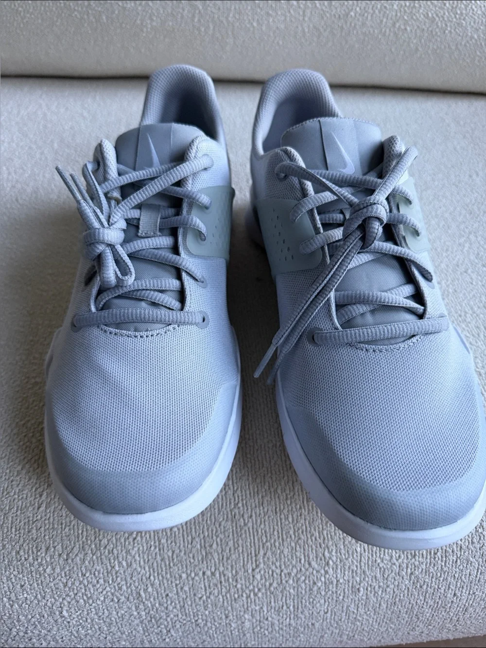 Nike Men's Grey Lightweight Athletic Sneakers BRAND NEW